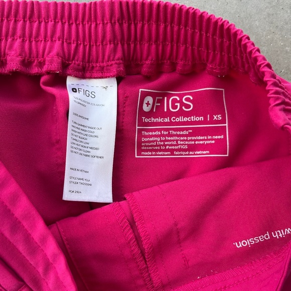 Figs Women's Sleeveless Top - Bright Pink - Picture 2 of 6